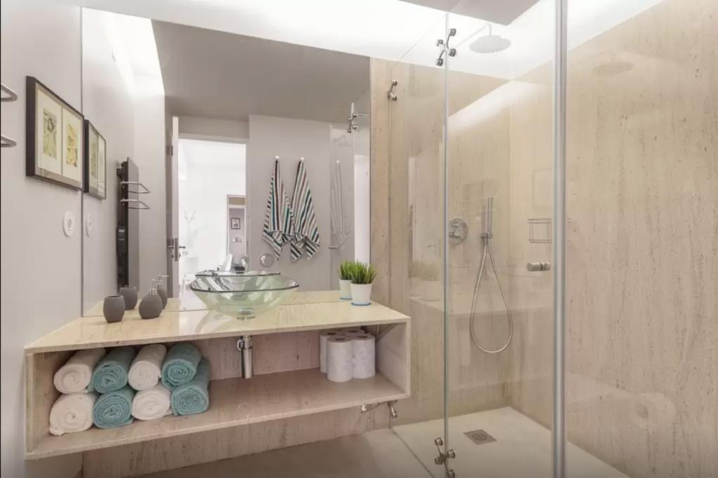 Studios Baixa Downtown Порту Номер фото
